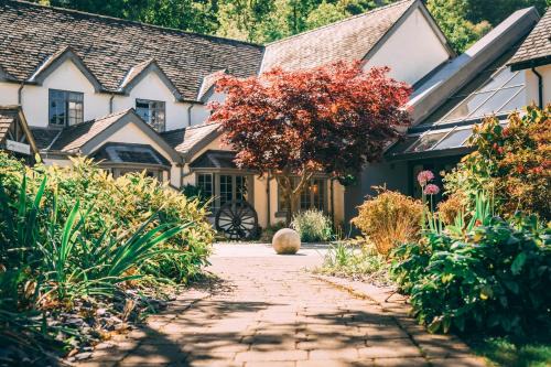 Llangollen Hotel | Relaxing Getaway at Wild Pheasant Hotel & Spa for All