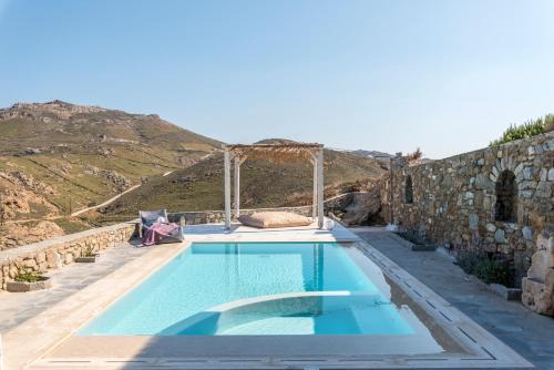 Xilokeratidi Villa | Scenic Oceanfront Retreat at Wild View Mykonos