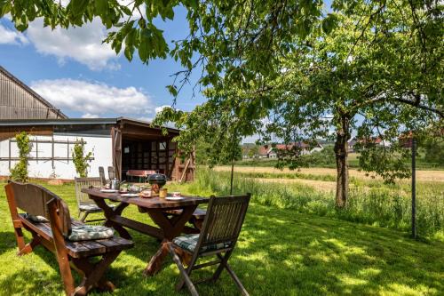Radmuhl Apartment | Wildbiene - Comfort for Family Getaways and Relaxation