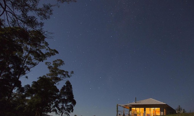 Broughton Vale House | Elegant Wilderberry Cottage: 5-Star Comfort & Accessibility