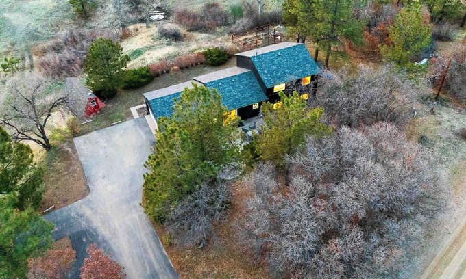 Franktown House | Inviting Wilderness Haven in Franktown - Pet-Friendly Escape