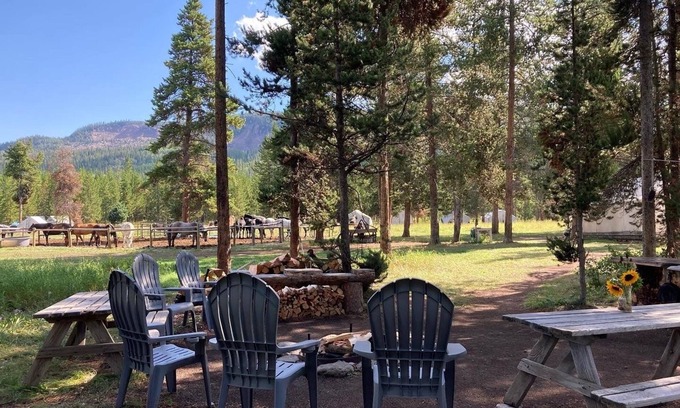 Flagg Ranch Bed & Breakfast | Top-Rated Wilderness Trails Outfitters - Bedroll & Breakfast