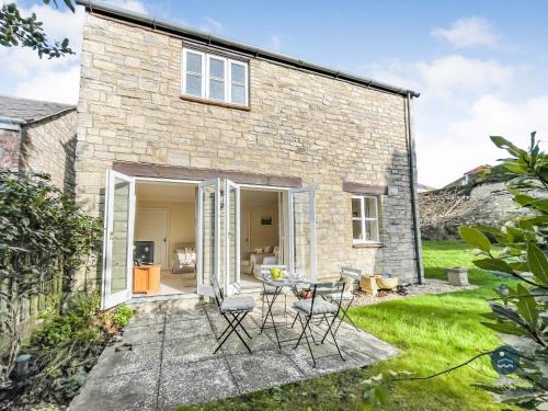Weymouth House | Inviting Wildflower Cottage - Ocean View & Family Friendly