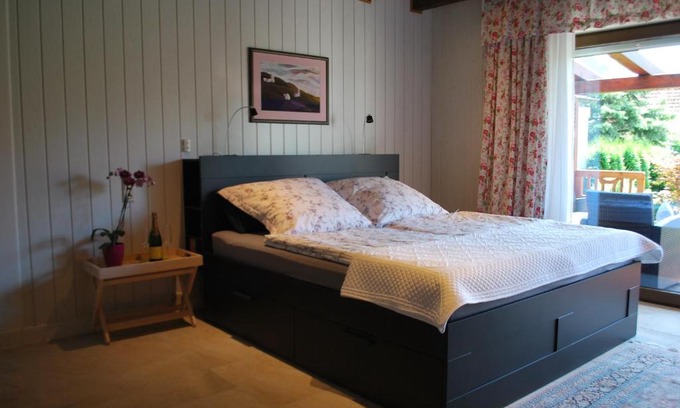 Markdorf Apartment | Experience Wile Away: Guest Rated 9.7 with Dining Options