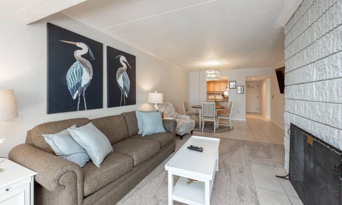 Thayerville Condo | Experience Lakefront Living at Will O' The Wisp 2077B