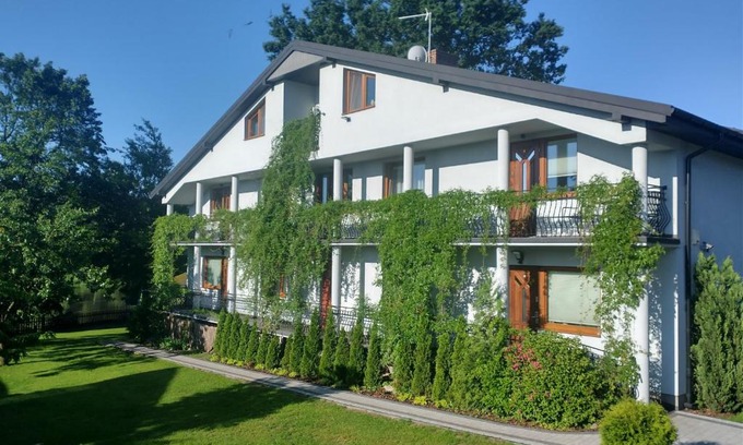 Inowlodz House | Willa Amber Zakościele: Pet-Friendly Beachfront Retreat