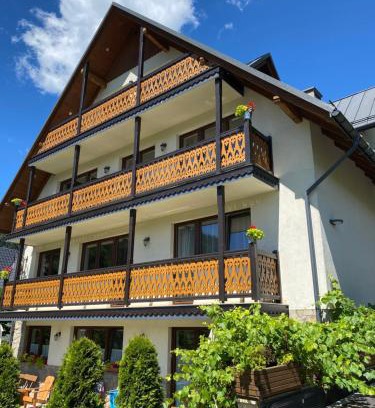 Polany House | Guest Rated: 10/10 Stay at Willa Aurinia with Kitchen Access