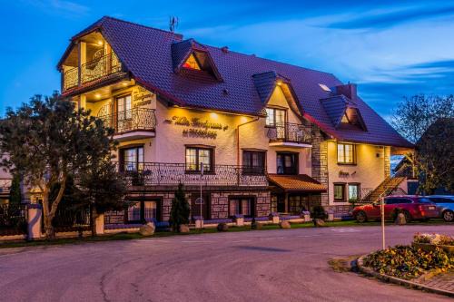 Rewa Bed & Breakfast | Willa Bursztynowa: Pet-Friendly Oceanfront Retreat Rated 9/10
