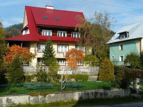 Tylicz House | Discover Willa pod Babkami: Pet-Friendly Retreat Awaits