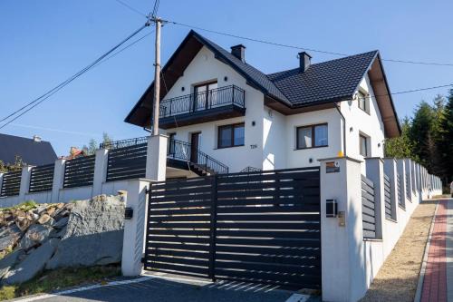 Zawoja Villa | Pet-Friendly Willa pod Halą Krupową: Guest Rated 9.7/10