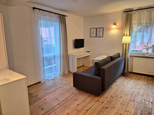 Bierutowice House | Willa Roża Wiatrów: Pet-Friendly Retreat with Pool Access