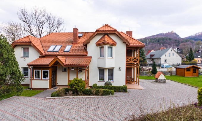Sobieszow Villa | Discover Willa Sobieszów: Pet-Friendly Retreat for All