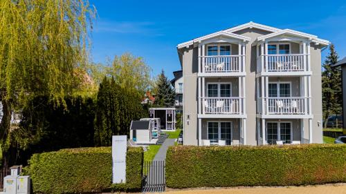 Karwia Villa | Willa Verano: Guest Rated 9.7 with Family-Friendly Amenities