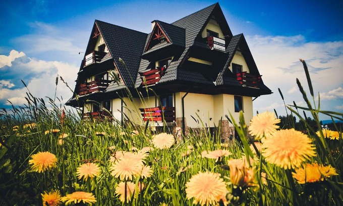 Gliczarow Gorny House | Oceanfront Escape at Willa w Gliczarowie - Rated 9.4/10