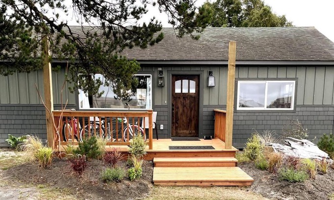 Tokeland House | Oceanfront Retreat at Willapa Bay House - Rated 9/10
