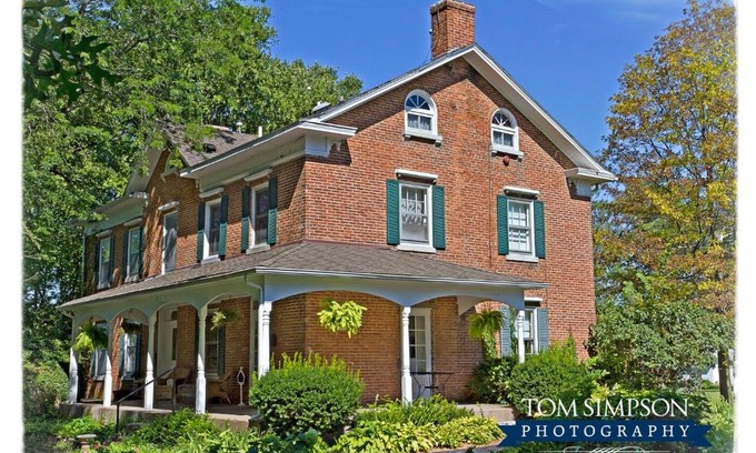 Nauvoo Bed & Breakfast | Accessible Stays at Willard Richards Inn - Rated 9/10!