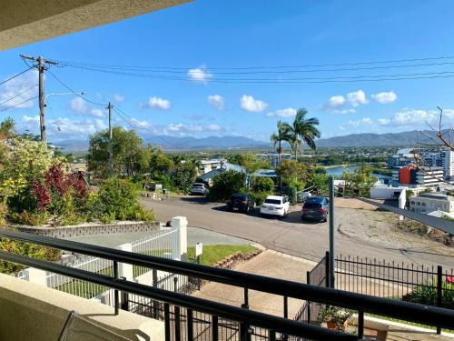 Townsville Apartment | Willmett Street 3/19: Guest Rated 10/10 with Pool Access