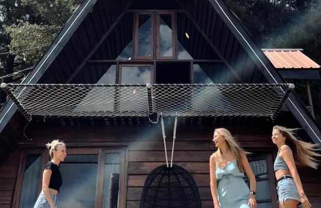 Nuwara Eliya Cabin | Cozy Willmount Cabins with Breakfast & Family-Friendly Amenities