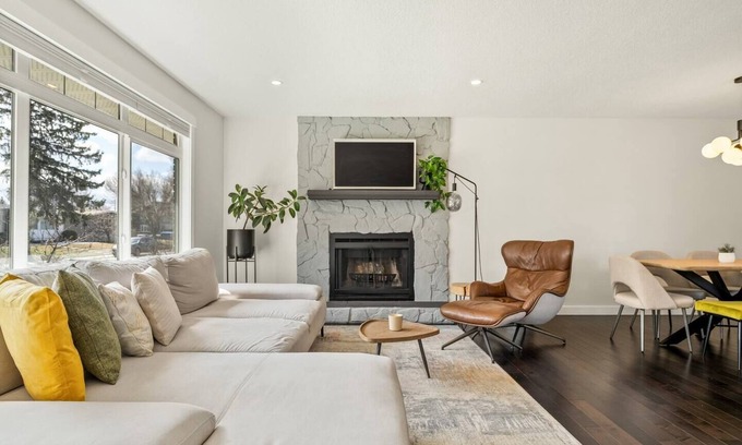 Willow Park House | Willow Dreams: Elegant 3-Bedroom Home with Family Amenities