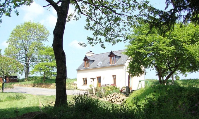 Langoelan House | Exquisite Willow: Top-Rated Stay with Ocean & Lake Views