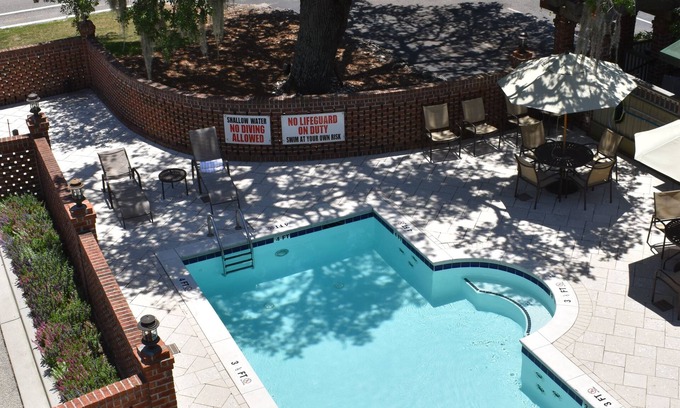 Murrells Inlet Hotel | Guest Rated: 9.8 at The Inlet Sports Lodge with Spa & Pool