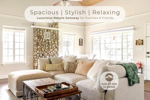 Squaw Valley House | Tranquil King's Canyon Farmhouse Retreat for Families & Pets