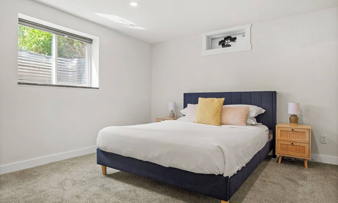 Willow Park House | Willow Park Suite: Cozy 1 Bdrm with Wifi & Near Shopping