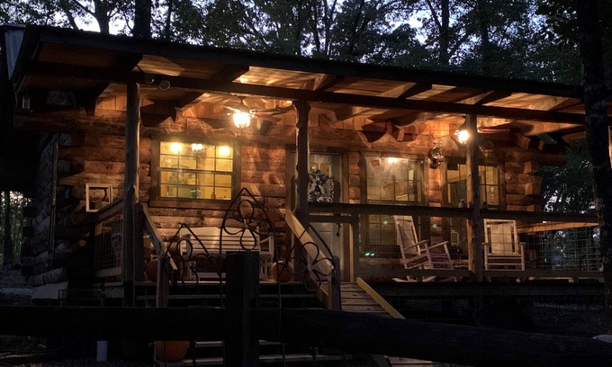 Gilmer Cabin | Willow's Cabin - Coziness with Spa and Ocean Views