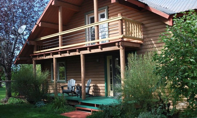 Driggs Cabin | Tranquil Willow Tree Cabin: Family-Friendly Getaway Awaits