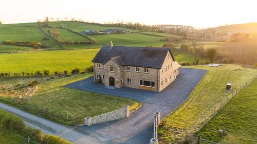 Monaghan House | Discover Comfort at Willow Valley: 4-Star Family Retreat