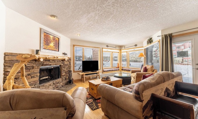 Lakeside Village Apartment | Relaxing Willows #1704: Lake View & Spa Amenities Await