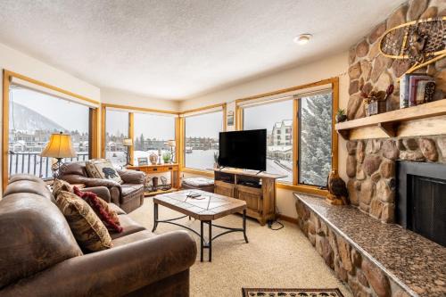 Lakeside Village Apartment | Experience Willows 1714: Perfect for Families & Dining