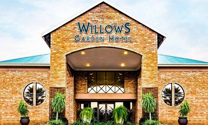 Potchefstroom Hotel | Discover Willows Garden Hotel Potchefstroom with Pool & Views