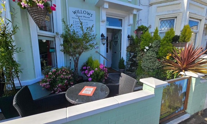 Great Yarmouth House | Oceanfront Getaway at Willows Guest House - Rated 9.3/10