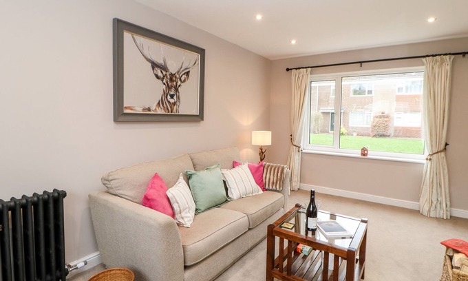 Corbridge Cottage | WILLOWS: Cozy Pet-Friendly Retreat with Open Fire in Corbridge