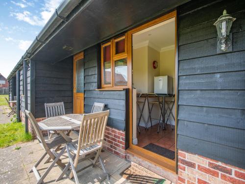 Clacton-on-Sea House | Family-Friendly Willowtree Cottage with Pet Amenities
