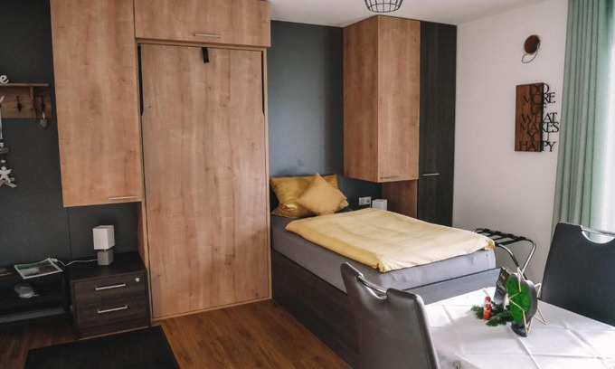 Hatzenbuhl Apartment | Discover Willy's Ferienzimmer in Hatzenbühl - Family Friendly