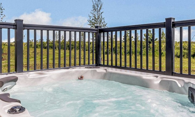 Saintbury Ski Chalet | Wilmcote Lodge Premier