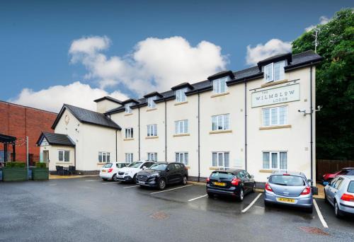 Wilmslow Hotel | Comfortable Wilmslow Lodge with Top Amenities and Great Reviews