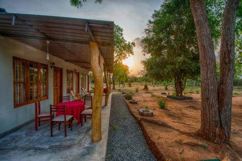 Pahala Maragahawewa Resort | Budget-Friendly Wilpattu Holiday Home with Family Amenities