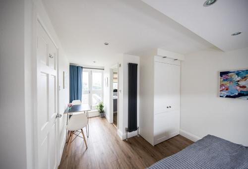 West Hill Bed & Breakfast | Wimbledon Park Bed & Breakfast: Guest Rated 10/10 with Breakfast