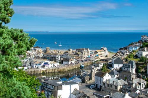 Chapel Ground Apartment | Cozy Retreat at Wind Harps: Pet & Child Friendly Stay