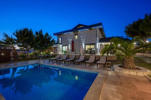 Cesme Hotel | Experience the Breeze at Wind of Çeşme with Pool Access