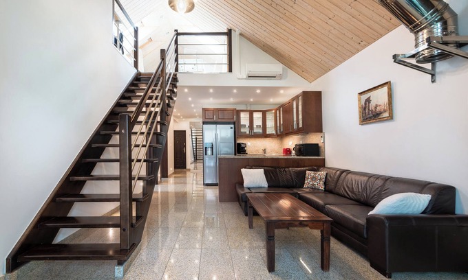 Emaus Apartment | Elegant Wind Rose Residence: Ocean View Apartment for 10