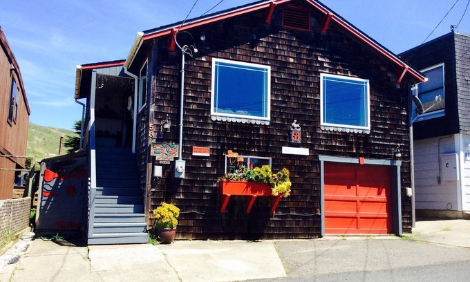 Dillon Beach House | Discover Wind Song: Oceanfront Bliss with Pool & Yard