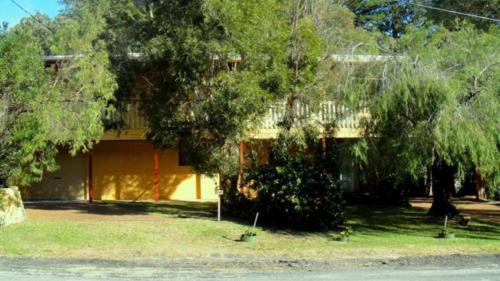 Hawks Nest House | Discover Winda Woppa's Wonder: Pet-Friendly Retreat!