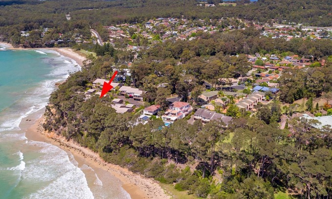 Denhams Beach Apartment | Oceanfront Getaway: Windarra on Denhams Unit Two