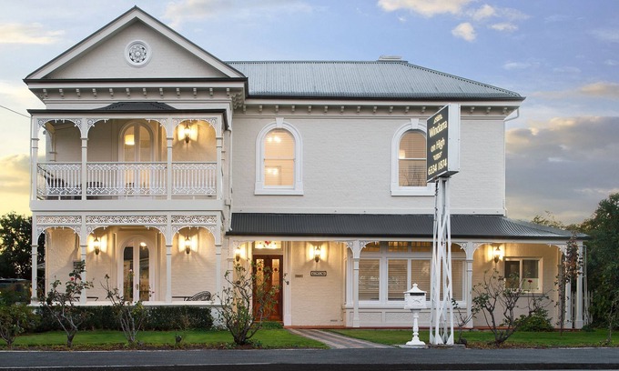 East Launceston Bed & Breakfast | Guest Rated 9.4: Windarra on High with Family-Friendly Amenities