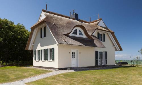 Ostseebad Ahrenshoop House | Windeck: Pet and Child Friendly with a Perfect 10/10 Rating