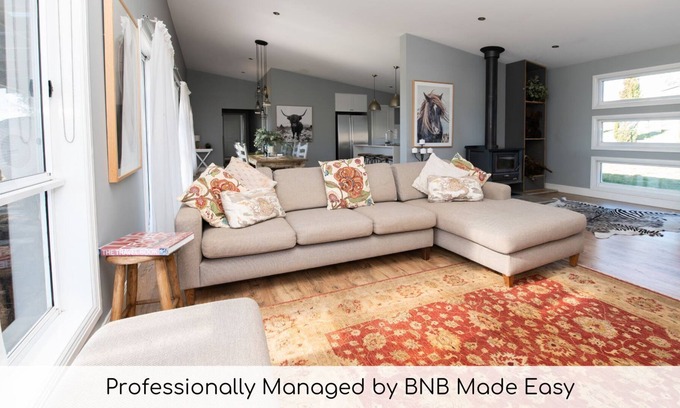 Windera House | Windera - Cozy Retreat in the Country, Sleeps 10 Comfortably